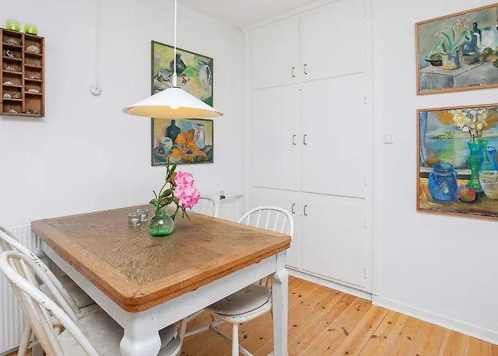 6 Person In * Hjørring